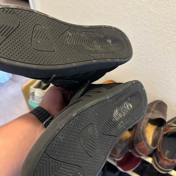 Old shoes make offer - Picture 11 of 14